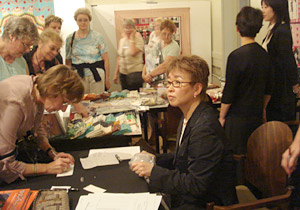 キルト展会場 サイン会の様子